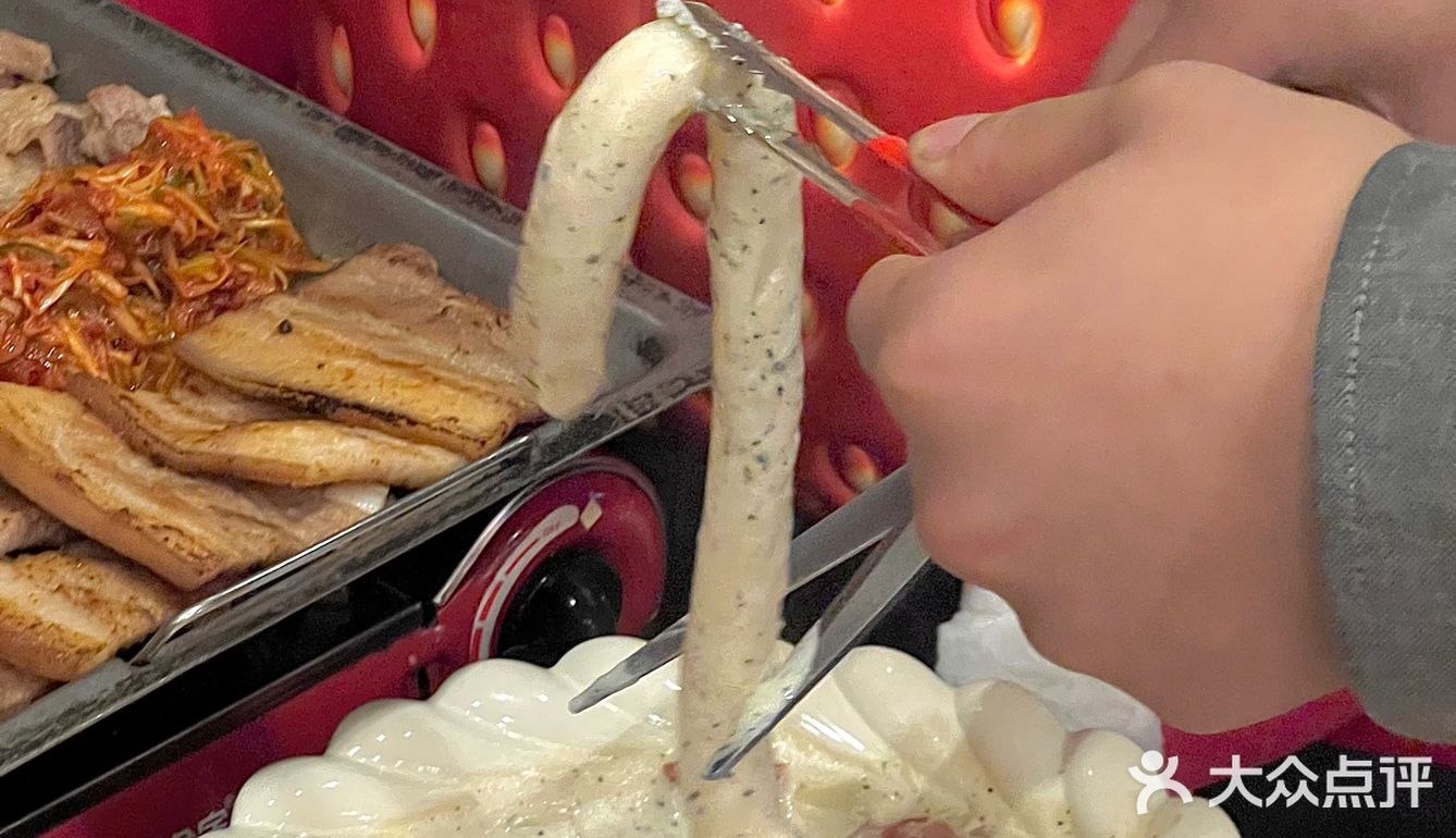 上海！奶油黑松露年糕好吃疯了！不愧是上海！