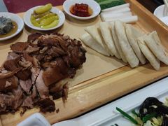 华洋酱熏肘子-老华洋饭庄(成林道店)