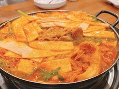 土豆排骨火锅-喇喇排骨火锅·传统韩式脊骨汤(望京西园总店)