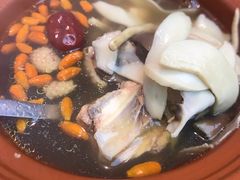 -有红鸡毛店·川菜(建设路店)