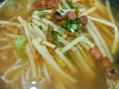 -龙记桂林米粉(财满街店)