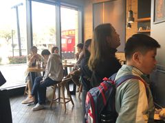 等位区-星巴克(上海浦东禹悦汇店)
