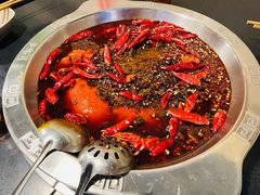 洞亭秘制牛油锅底-洞亭火锅(防空洞总店)