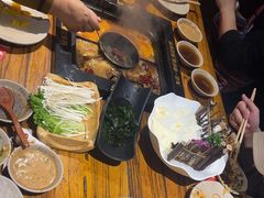 -老牌坊云南鱼豆花火锅(爱建店)