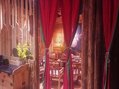 -老滇山寨•云南特色菜•地方菜•民族风情歌舞表演(金碧店)