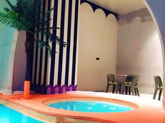 -涨巢·潮玩水疗局