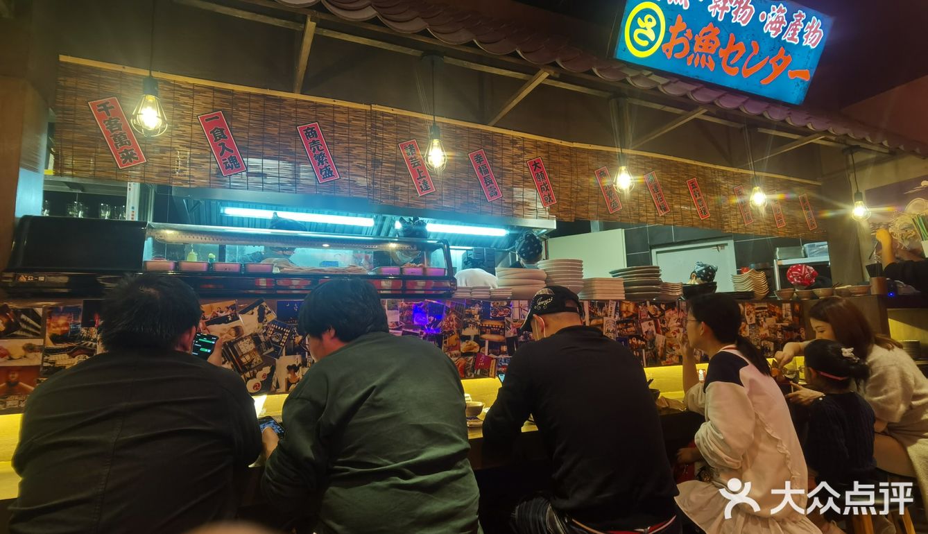 「白石の深夜食堂(青岛万象城店)」 店面不是很大