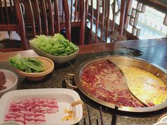 -小天鹅火锅·一线江景洪鼎旗舰店(洪崖洞店)