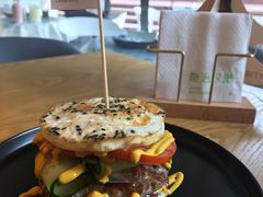 减脂增肌双层牛肉堡-龙治汉堡(中华城店)