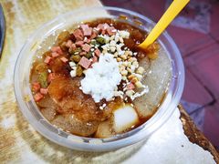 门口的冰汤圆-渝味黄姐火锅(黄泥村店)