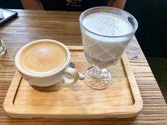 -Common Table · Brunch & Coffee