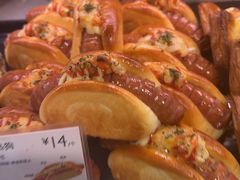 芝士香脆热狗-巴黎贝甜(龙之梦购物中心虹口店)