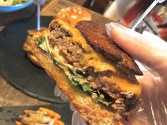 -HIGH FIVE哈福手工汉堡(桂林路店)