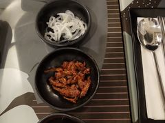 -爱雍·乌节