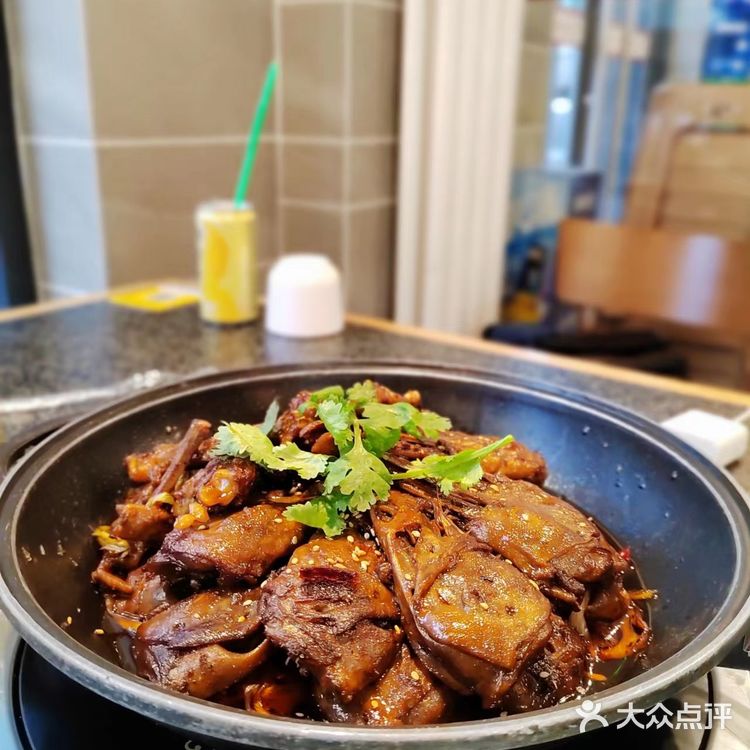 没想到在北京也能吃到这么地道的【干锅鸭头】