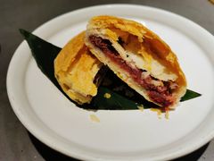 现烤玫瑰鲜花饼-云海肴·汽锅鸡·云南菜(高德置地店)