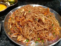 -何妹湿辣牛肉·粤式烧烤砂煲(桂雅路店)