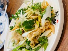 -方国老头包子·39年威海本地老字号•小船海鲜疙瘩汤