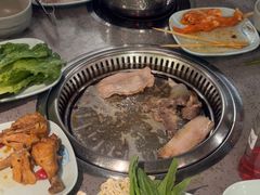 -金滏山烤肉·海鲜·火锅自助餐厅(襄阳万达店)
