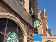 -王府井奥莱棋盘山小镇