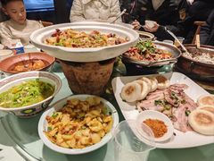 -帅巴人舅母子腊蹄民俗村