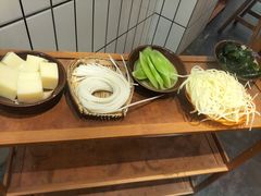 -黔有有贵州酸汤夺夺粉火锅(五味十字店)