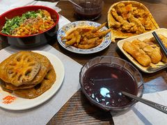 -爆炸头阿姨小四川正宗川味小吃(无任何分店)