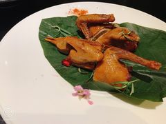 朴叶烧乳鸽-RIVIERA 松鹤楼(外滩店)