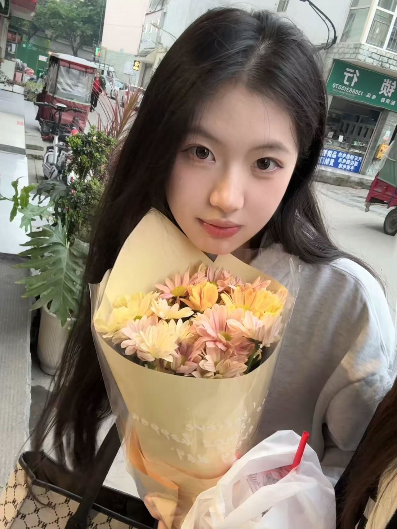 00后初体验do脸,秒变幼态感美女✨