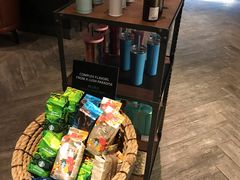 零售区-星巴克臻选(南京金茂览秀城店)