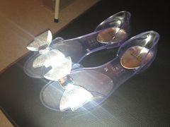 水晶鞋-STUART WEITZMAN(静安嘉里中心店)