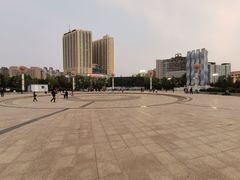 -滨河世纪广场公园