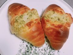 蒜香黄油卷-沁屋面包店(人民东路店)