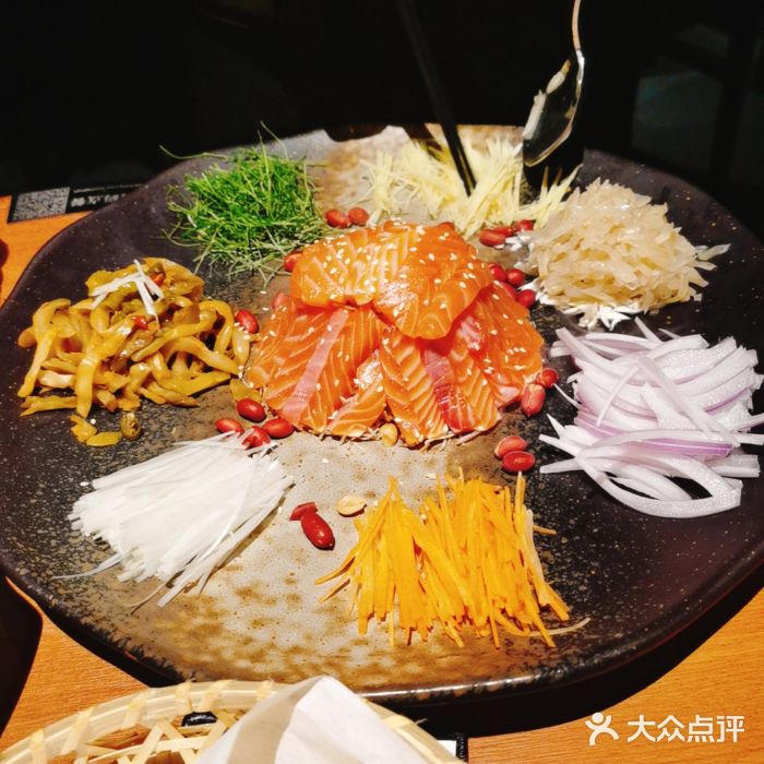 小炳胜(卓悦中心店)黑松露捞起三文鱼图片