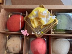 五彩缤纷礼盒-松咖啡自助餐厅·松北香格里拉