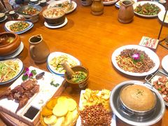 -老滇山寨•云南特色菜•地方菜•民族风情歌舞表演(金碧店)