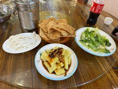 -邹胖哥好好吃餐馆(荔波美食街店)
