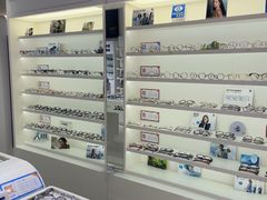 -诺柯视眼镜-蔡司依视路官方工厂店(淞南一店)