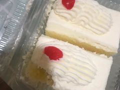 -红宝石·鲜奶小方·海派西点房(南丹店)