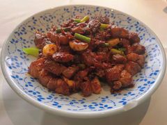 一品坛椒肉-牛头鱼庄·地道广西菜(鲁班店)