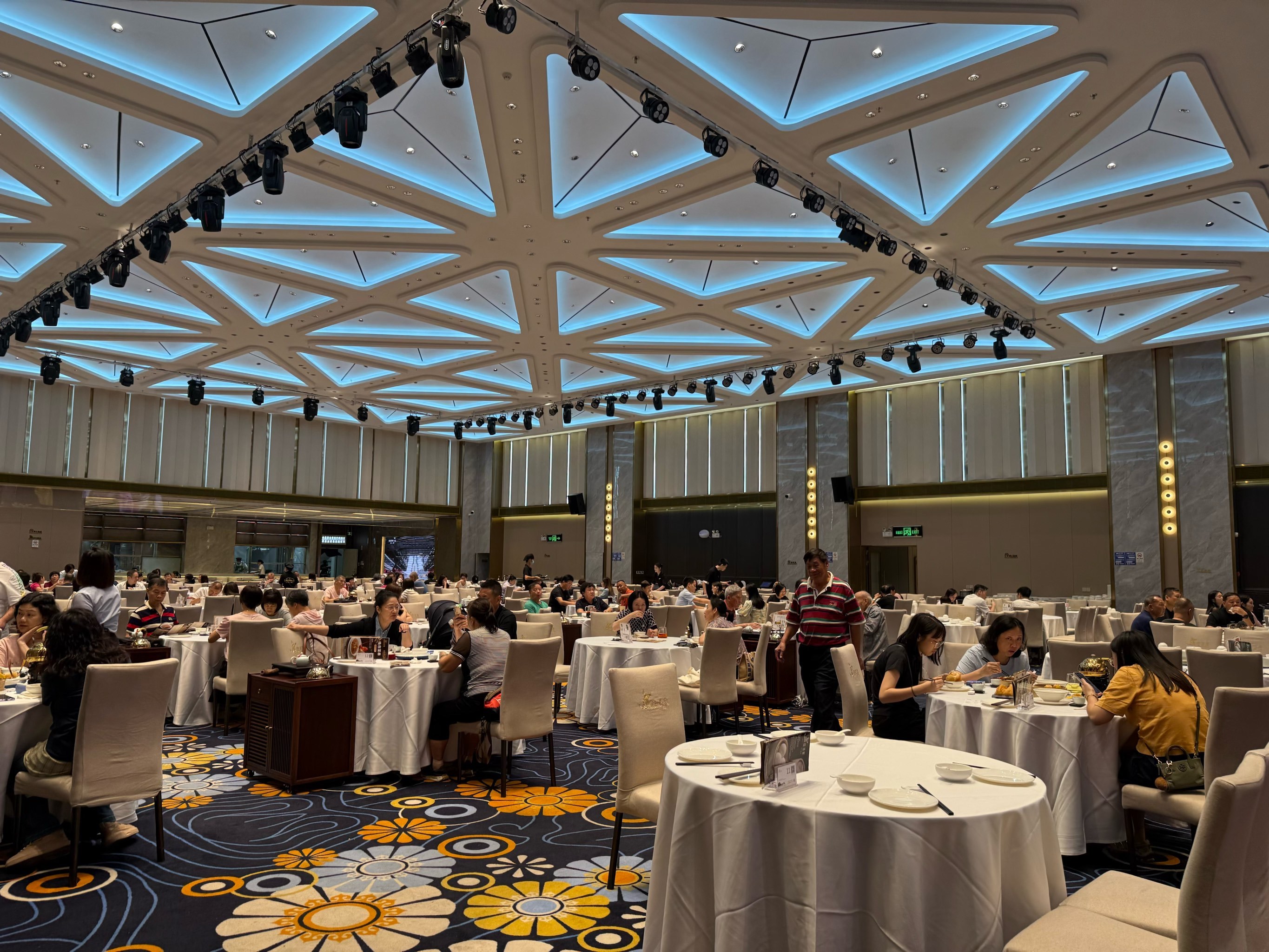 来凤庭酒家探店喔!