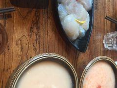 -老牌坊云南鱼豆花火锅(爱建店)