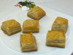 至尊金枕榴莲酥-广州酒家(昌岗地铁站店)