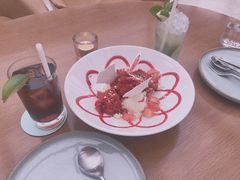 红丝绒甜品-城市露台景观餐厅(淮海路店)