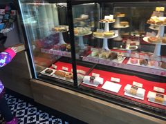 面包甜点陈列柜-星巴克(泰安万达店)