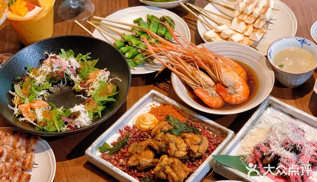 在日落的余晖中，来三里屯品味新中式美食！