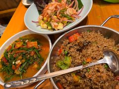 -老滇山寨•云南特色菜•地方菜•民族风情歌舞表演(金碧店)