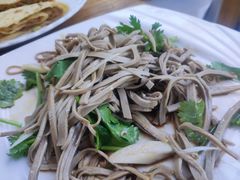 -溢心园香河肉饼总店