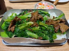 嫩牛肉青菜肉汁饭-有肉食·虎九闽菜(798艺术区店)
