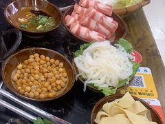 -乖嬢嬢重庆老火锅(南联店)